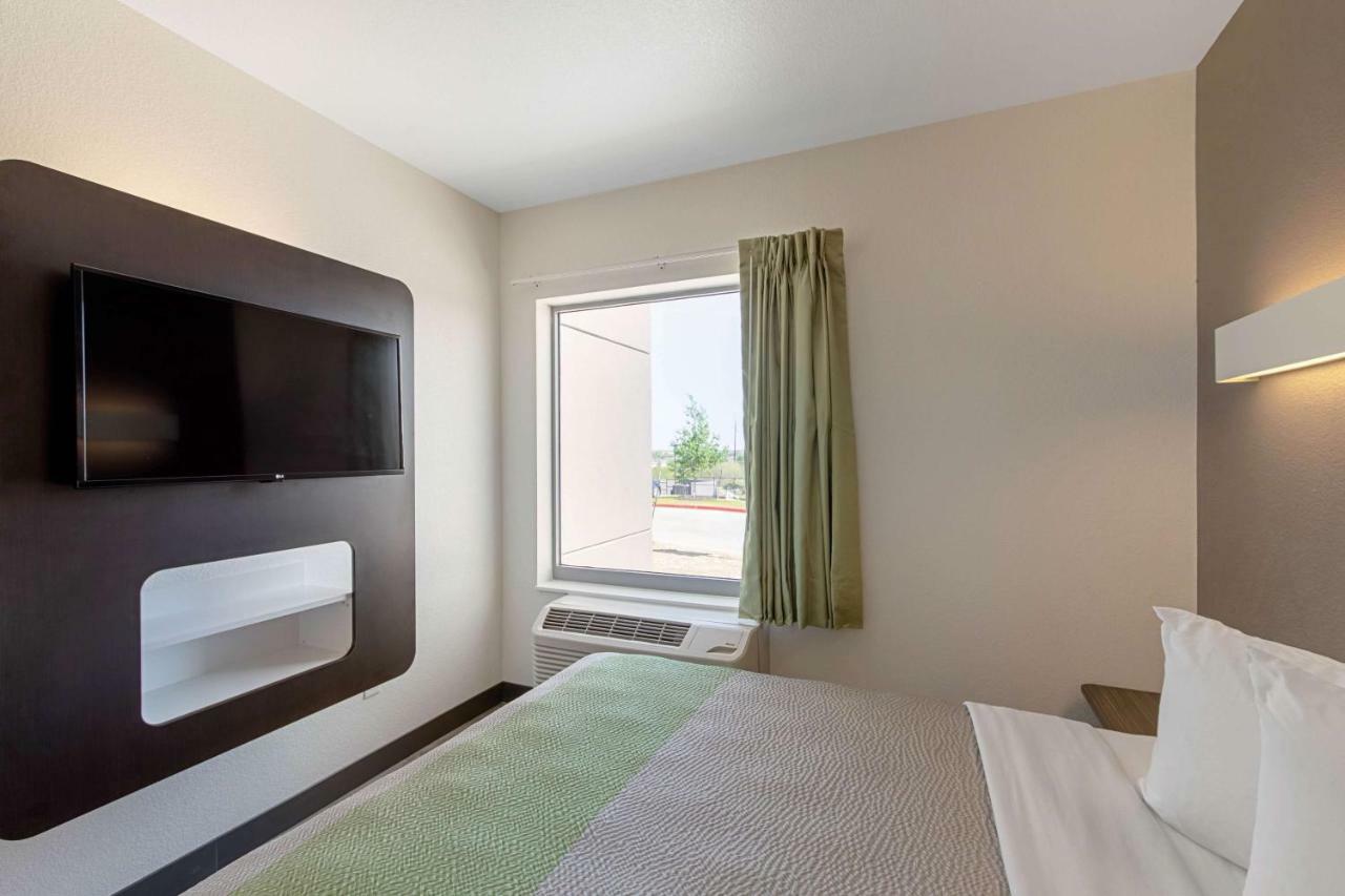 Motel 6 Austin Airport المظهر الخارجي الصورة