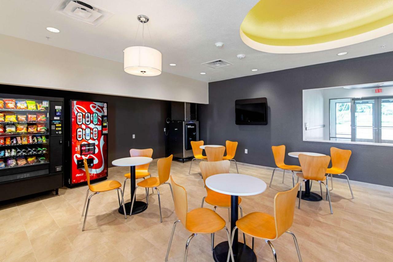 Motel 6 Austin Airport المظهر الخارجي الصورة