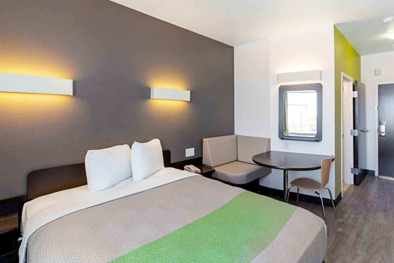 Motel 6 Austin Airport المظهر الخارجي الصورة