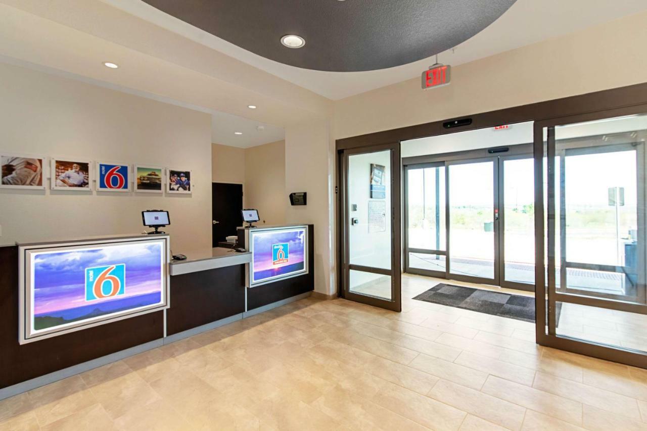 Motel 6 Austin Airport المظهر الخارجي الصورة