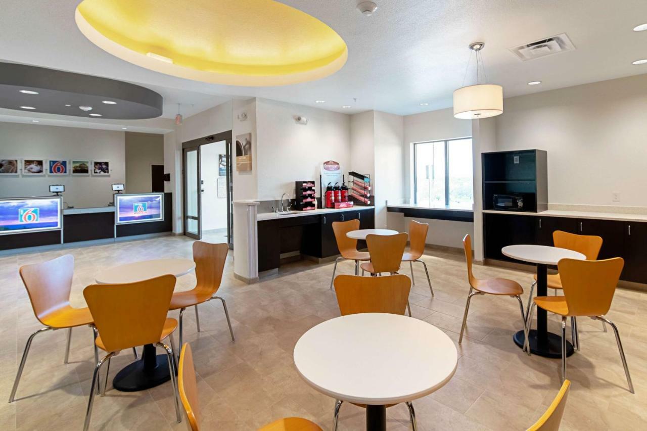 Motel 6 Austin Airport المظهر الخارجي الصورة