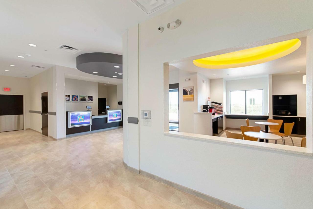 Motel 6 Austin Airport المظهر الخارجي الصورة